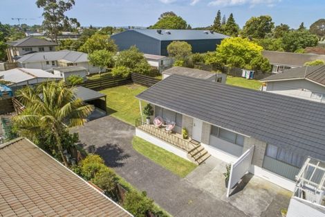 Photo of property in 2/25 Pinedale Place, Henderson, Auckland, 0610