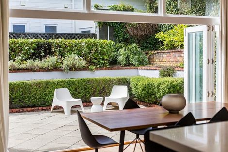 Photo of property in 22 Plunket Street, Kelburn, Wellington, 6012