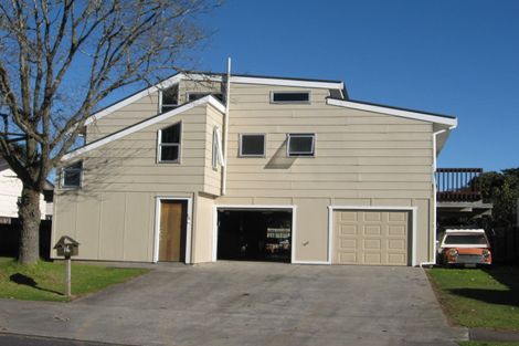 Photo of property in 16 Seaward Place, Wattle Downs, Auckland, 2103