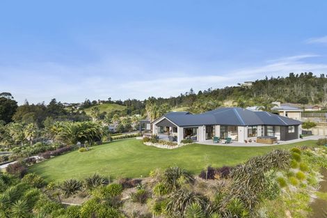 Photo of property in 19 Titoki Lane, Whangamata, 3691
