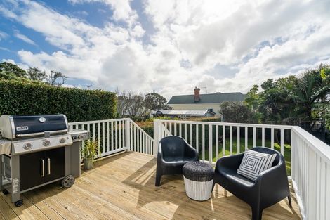 Photo of property in 112 Calliope Road, Stanley Point, Auckland, 0624