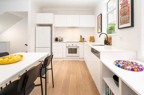 Photo of property in 7 Murphy Street, Thorndon, Wellington, 6011