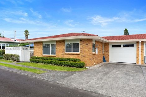 Photo of property in 496b Devonport Road, Tauranga South, Tauranga, 3112