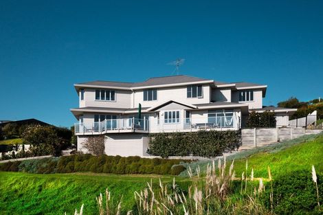Photo of property in 64 Balboa Drive, Matakatia, Whangaparaoa, 0930