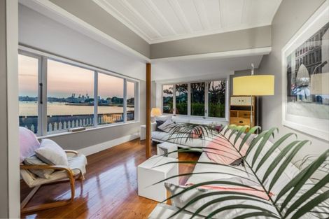 Photo of property in 62 King Edward Parade, Devonport, Auckland, 0624