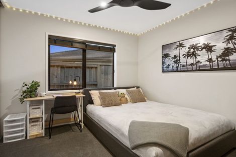 Photo of property in 82 Awataha Crescent, Pyes Pa, Tauranga, 3110