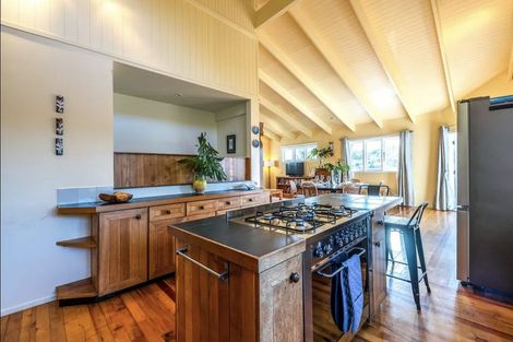 Photo of property in 26 Ocean Road, Surfdale, Waiheke Island, 1081