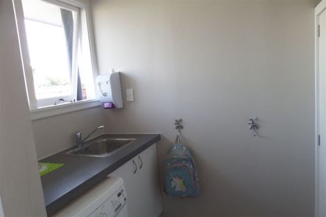 Photo of property in 5 Dunluce Place, Hornby, Christchurch, 8042