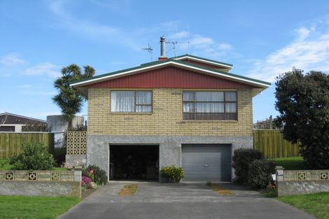 Photo of property in 65 Hinau Street, Castlecliff, Whanganui, 4501