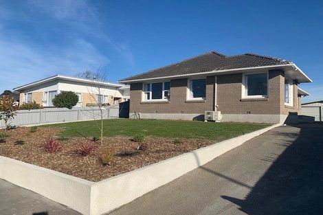 Photo of property in 74 Bickerton Street, Wainoni, Christchurch, 8061