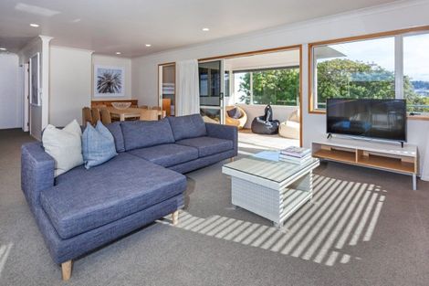Photo of property in 102 Saint Patricks Row, Whangamata, 3620