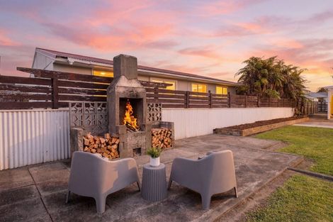 Photo of property in 1 Highfield Place, Levin, 5510