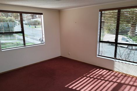 Photo of property in 16 Chestnut Grove, Maungaraki, Lower Hutt, 5010