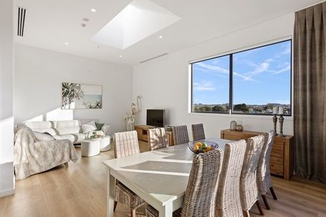 Photo of property in 7/14 Tamariki Avenue, Orewa, 0931