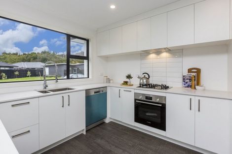 Photo of property in 8 Passchendaele Grove, Trentham, Upper Hutt, 5018