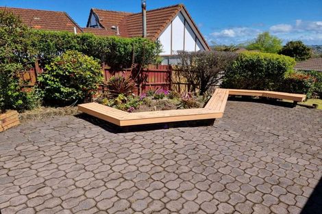 Photo of property in 47 Dalwhinnie Parade, Highland Park, Auckland, 2010