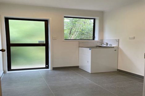 Photo of property in 2/84a Avonleigh Road, Green Bay, Auckland, 0604