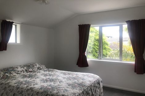 Photo of property in 2/4 John Jennings Drive, Oteha, Auckland, 0632