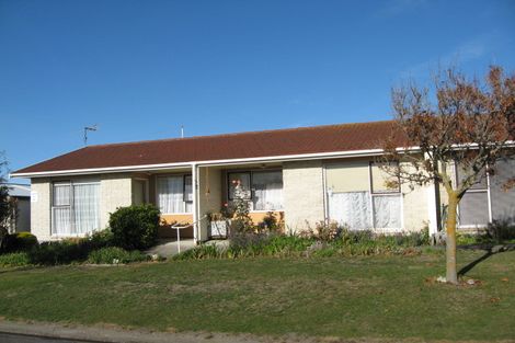 Photo of property in 2 Thurso Place, New Brighton, Christchurch, 8083