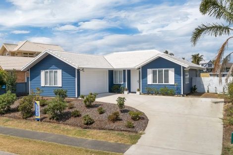 Photo of property in 9 Barbados Way, One Tree Point, 0118