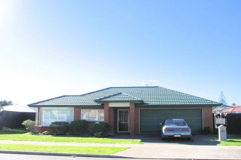 Photo of property in 56 Castlefinn Drive, Weymouth, Auckland, 2103