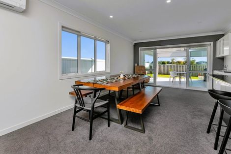 Photo of property in 41 Kaurinui Crescent, One Tree Point, 0118