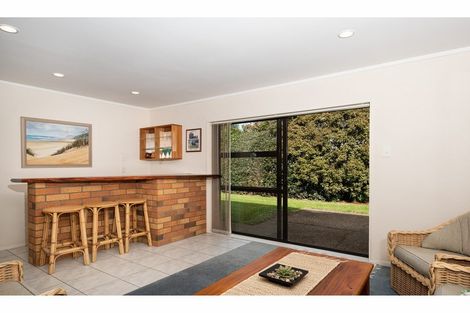 Photo of property in 2 Vintners Close, Huapai, Kumeu, 0810
