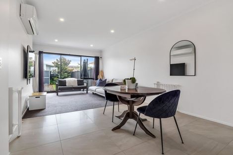 Photo of property in 18 Owen Chapman Drive, Red Beach, 0932
