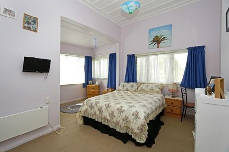 Photo of property in 34 Domett Street, Opunake, 4616