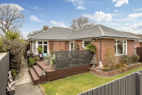 Photo of property in 1/11 Harris Crescent, Papanui, Christchurch, 8053