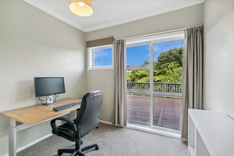 Photo of property in 29 Ngatitoa Street, Tawa, Wellington, 5028