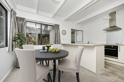 Photo of property in 2/41 Merriefield Avenue, Forrest Hill, Auckland, 0620