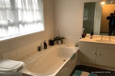 Photo of property in 40 Priestley Drive, Bucklands Beach, Auckland, 2014