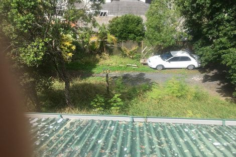 Photo of property in 28 Howard Road, Northcote, Auckland, 0627