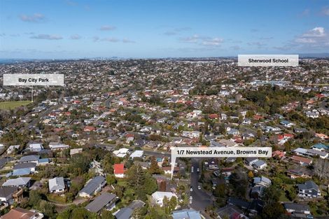 Photo of property in 1/7 Newstead Avenue, Browns Bay, Auckland, 0632