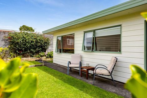 Photo of property in 2/219 Mangorei Road, Merrilands, New Plymouth, 4312