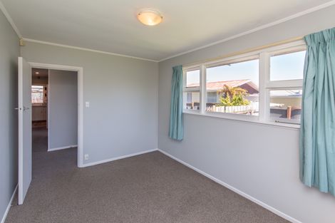 Photo of property in 31 Wainoni Road, Wainoni, Christchurch, 8061