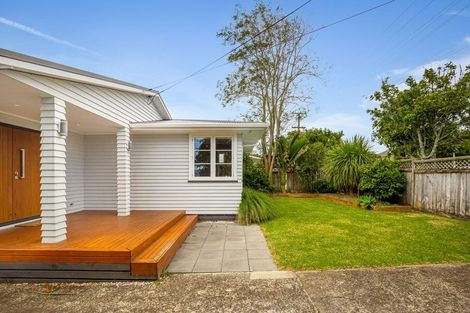 Photo of property in 43 Vodanovich Road, Te Atatu South, Auckland, 0610
