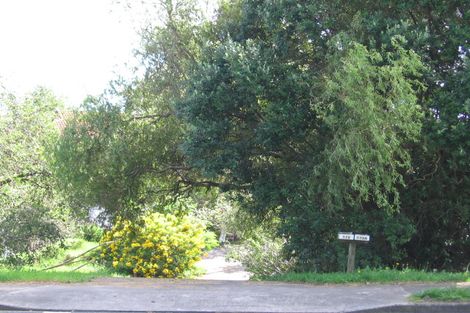 Photo of property in 172 Edmonton Road, Te Atatu South, Auckland, 0610