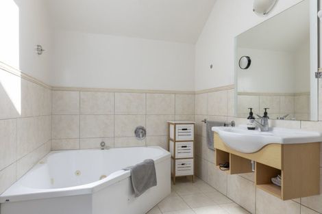 Photo of property in 1/7 Tui Street, Torbay, Auckland, 0630