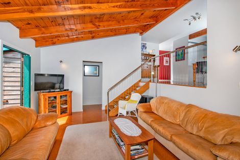 Photo of property in 25 Tapeka Road, Russell, 0202