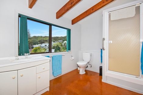 Photo of property in 25 Tapeka Road, Russell, 0202