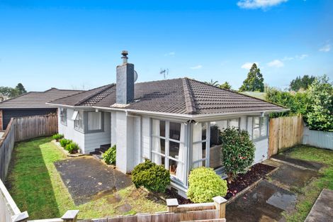 Photo of property in 10 Valley Road, Waiuku, 2123