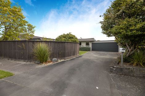 Photo of property in 1 Burrows Place, Ilam, Christchurch, 8041