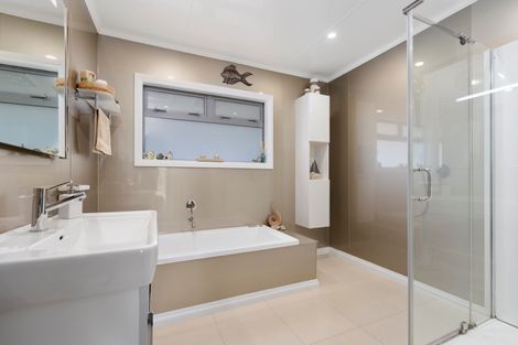 Photo of property in 515 Whitehills Road, Waitoki, Silverdale, 0994