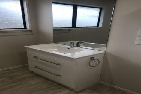 Photo of property in 83 Gilbass Avenue, Hamilton Lake, Hamilton, 3204