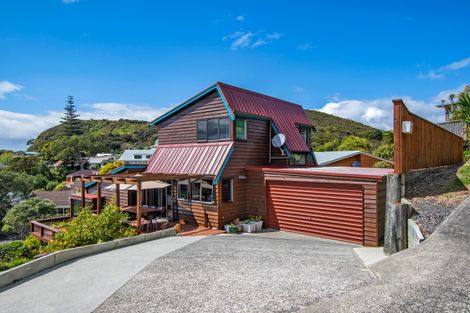 Photo of property in 25 Tapeka Road, Russell, 0202