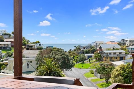 Photo of property in 25 Tapeka Road, Russell, 0202