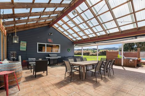 Photo of property in 515 Whitehills Road, Waitoki, Silverdale, 0994