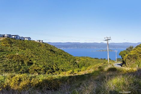 Photo of property in 142 Glanmire Road, Newlands, Wellington, 6037